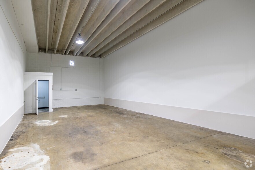 More Photos Of 13815-13831 SW 139th Ct, Miami Warehouse For Lease