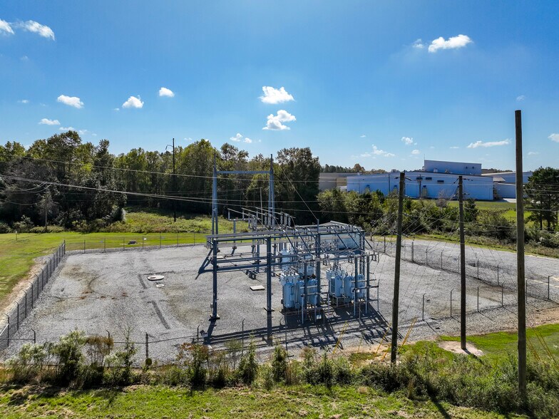 More Photos Of 101 Seabrook Dr, Sylvester Distribution For Lease