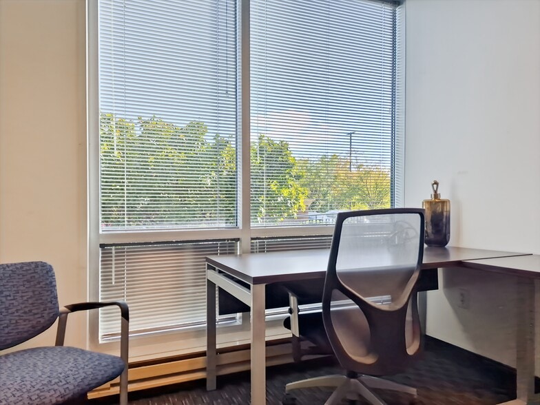 More Photos Of 10200 Forest Green Blvd, Louisville Coworking Space