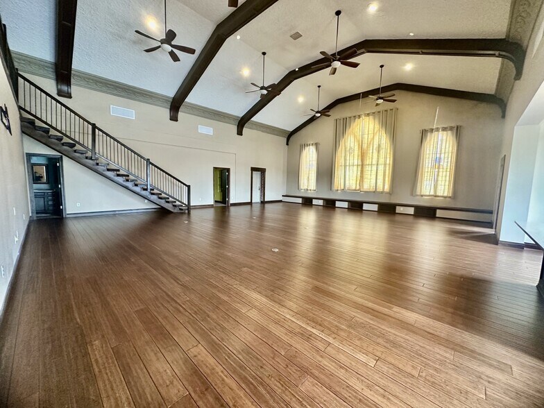 More Photos Of 201 E Church St, Ozark Lodge Meeting Hall For Sale