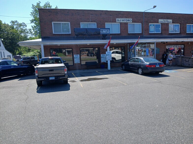 More Photos Of 1217 Queen St, Southington Unknown For Lease