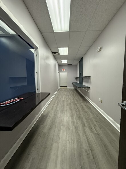 More Photos Of 721-739 Georgesville Rd, Columbus General Retail For Lease