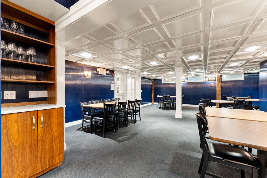 More Photos Of 135 Cooper St, Agawam Specialty For Sale