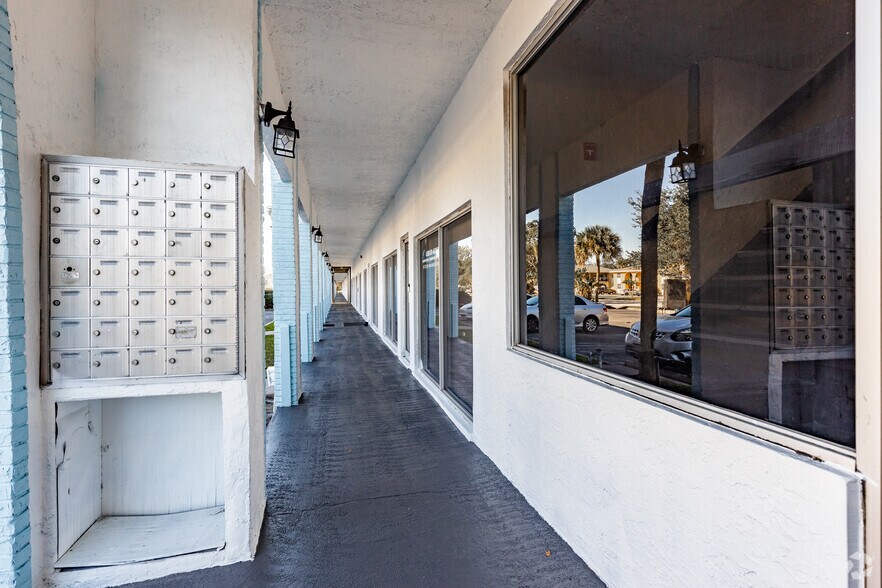 More Photos Of 2228-2356 Winter Woods Blvd, Winter Park Office For Lease