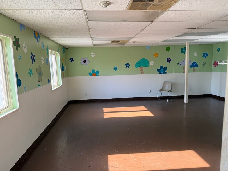 More Photos Of 104 Woodward Hill Rd, Edwardsville Office For Sale