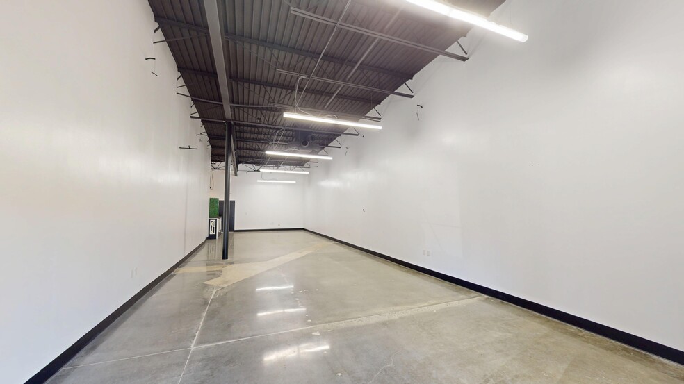 More Photos Of 3201 Atlanta Industrial Pky NW, Atlanta Light Distribution For Lease