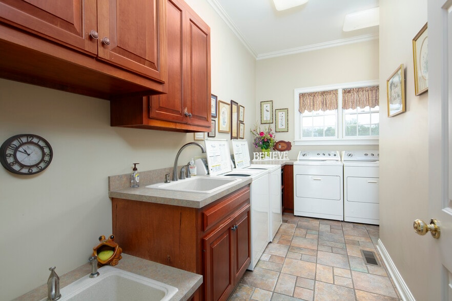 More Photos Of 4664 Lexington Rd, Winchester Specialty For Sale