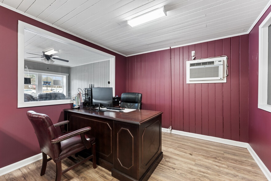 More Photos Of 3705 Buford Hwy, Duluth Auto Dealership For Sale