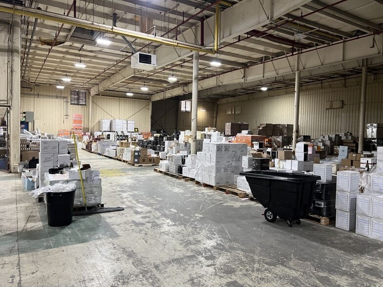 More Photos Of 14 Beaver Rd, Branford Distribution For Lease