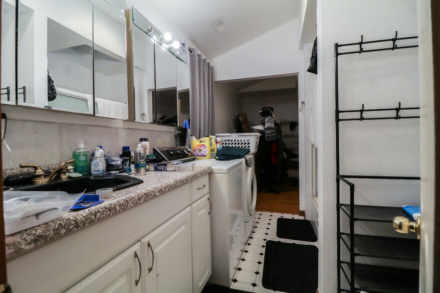 More Photos Of 40523 N Il Route 83, Antioch Apartments For Sale