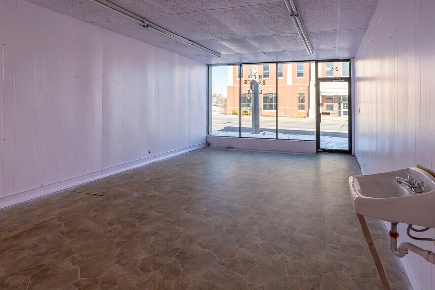 More Photos Of 300 S Illinois Ave, Carbondale Storefront Retail Office For Sale