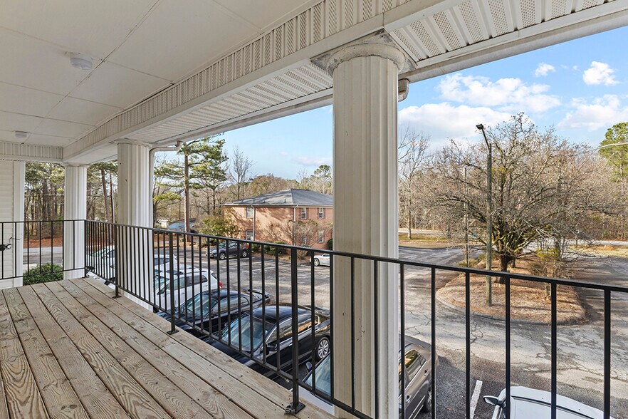 More Photos Of 170 Westwood Dr, Thomson Apartments For Sale