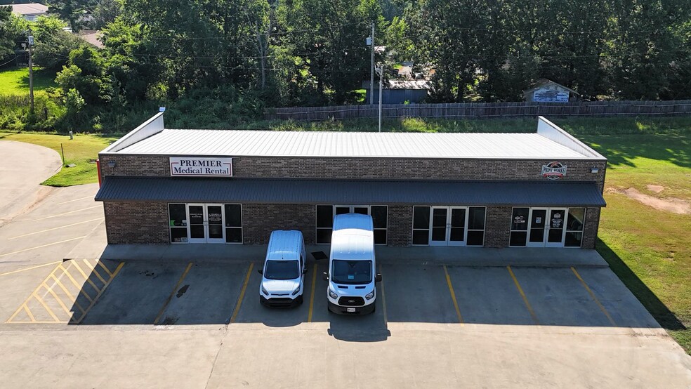 More Photos Of 2110 E Washington St, Idabel Office For Sale