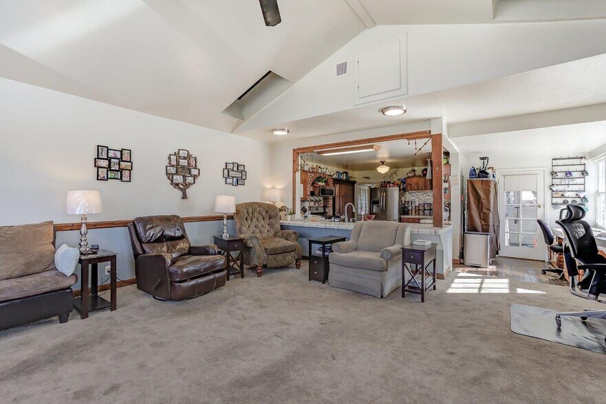 More Photos Of 718 Main St, Weaverville Hotel For Sale