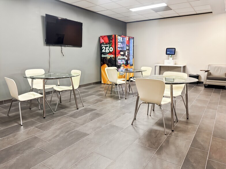 More Photos Of 14090 Southwest Fwy, Sugar Land Office For Lease