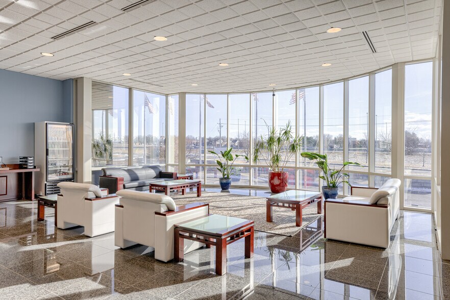 More Photos Of 15858 W Dodge Rd, Omaha Office For Lease