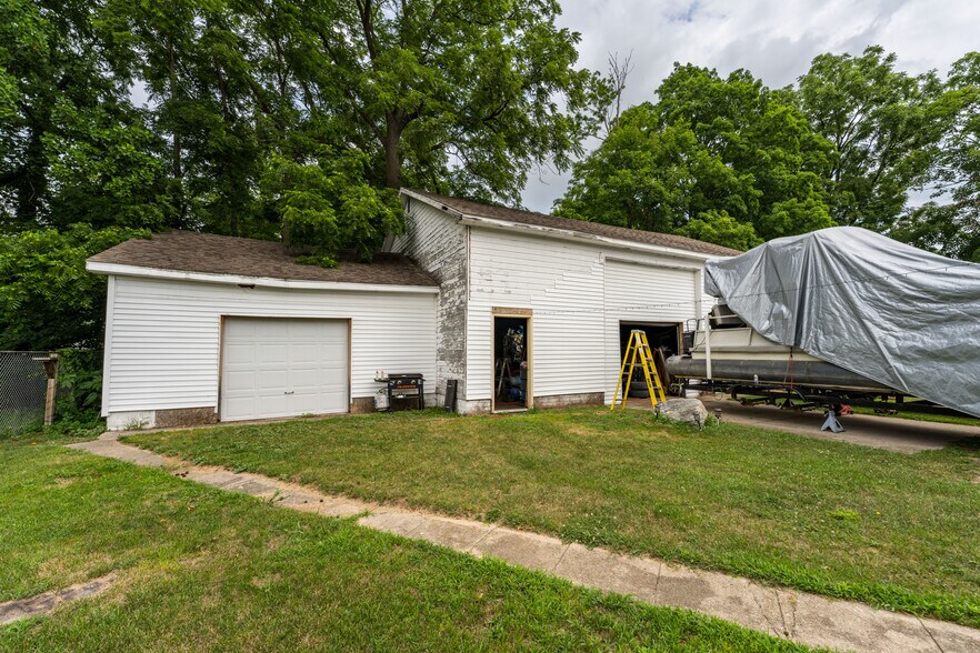 More Photos Of 206 W Delaware St, Decatur Apartments For Sale