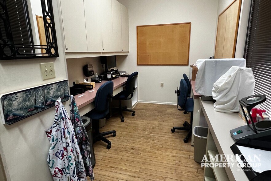 More Photos Of 3920 Bee Ridge Rd, Sarasota Medical For Sale