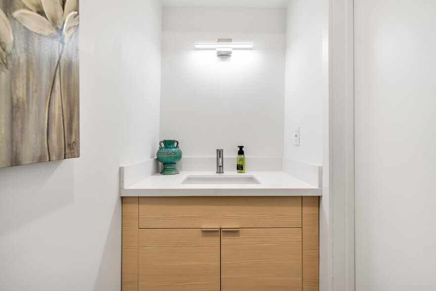 More Photos Of 1245 N New Hampshire Ave, Los Angeles Apartments For Sale