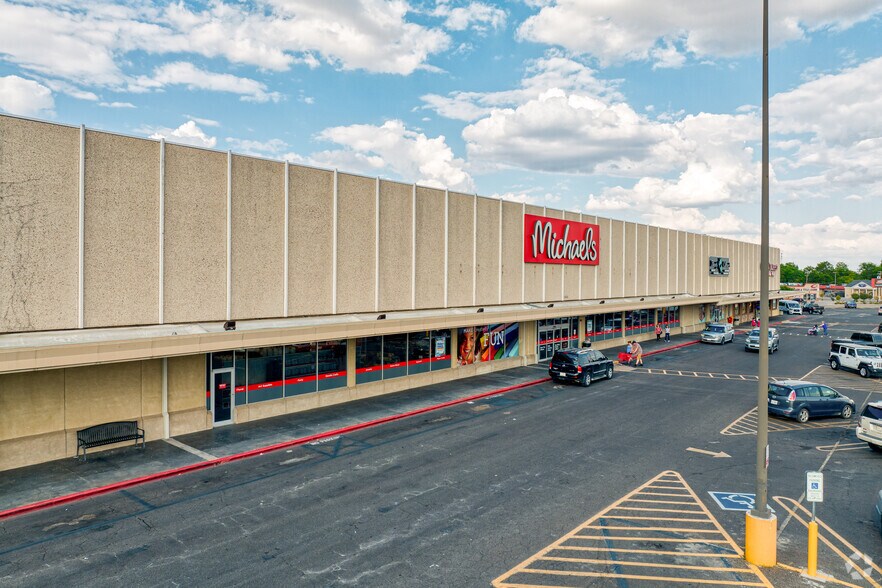 501581 N Valley Mills Dr, Waco, TX 76710 For Lease