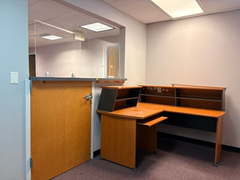 More Photos Of 2 Byram Brook Pl, Armonk Medical For Lease