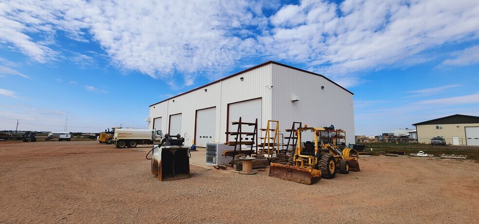 More Photos Of 860 35th Ave E, Dickinson Warehouse For Sale