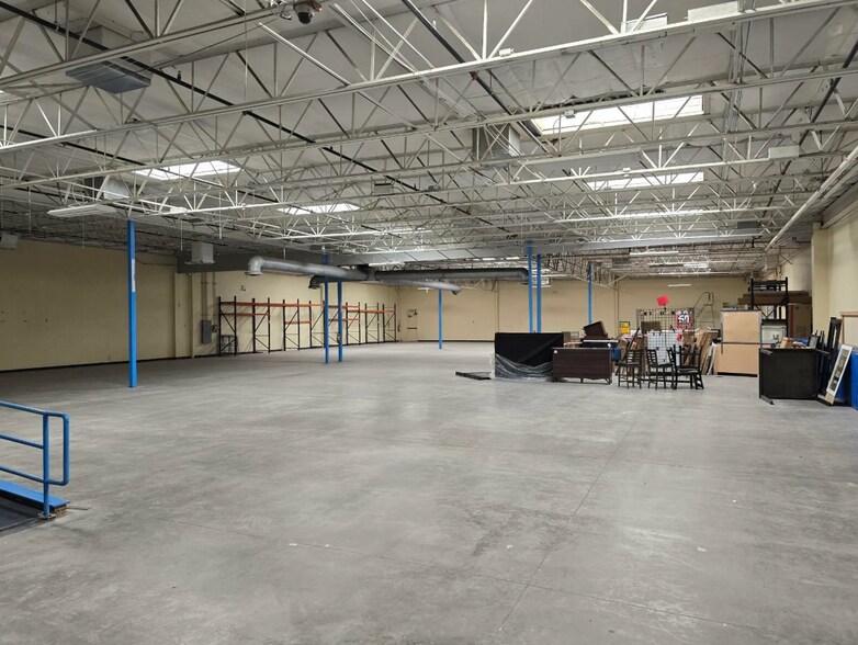 More Photos Of 11330 James Watt Dr, El Paso Showroom For Lease