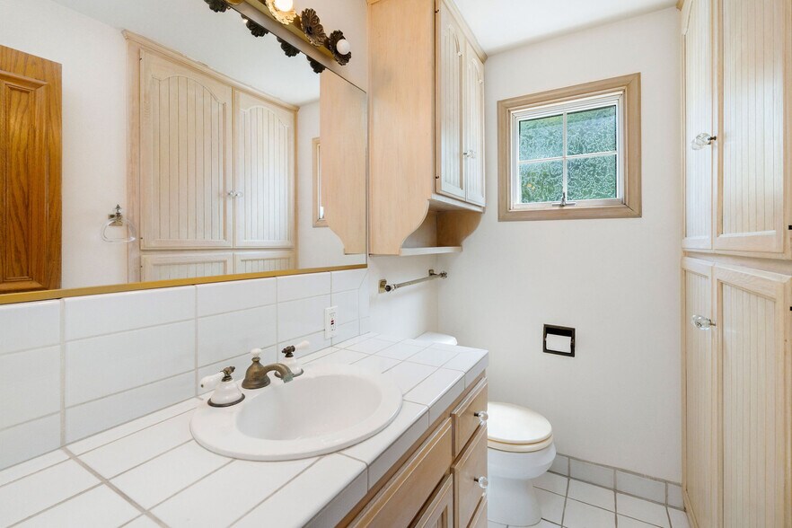 More Photos Of 232 29th St, Manhattan Beach Multifamily For Sale