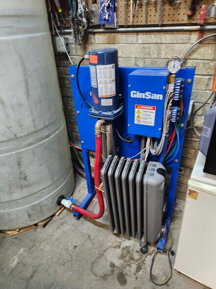 More Photos Of 1675 W Uintah St, Colorado Springs Carwash For Sale