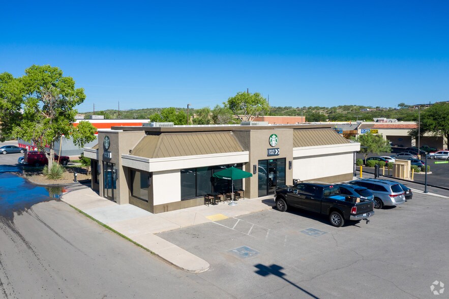 More Photos Of 254-300 W Mariposa Rd, Nogales Storefront For Lease