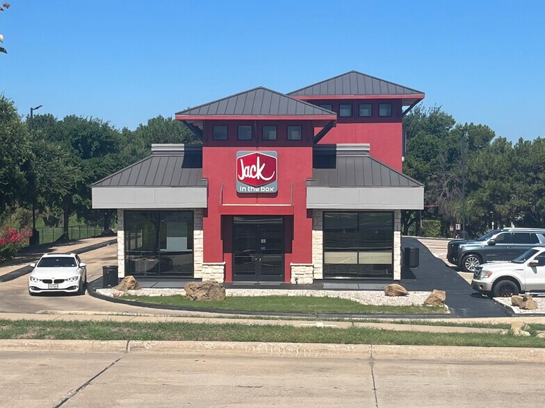 Primary Photo Of 14100 Trinity Blvd, Fort Worth Restaurant For Sale