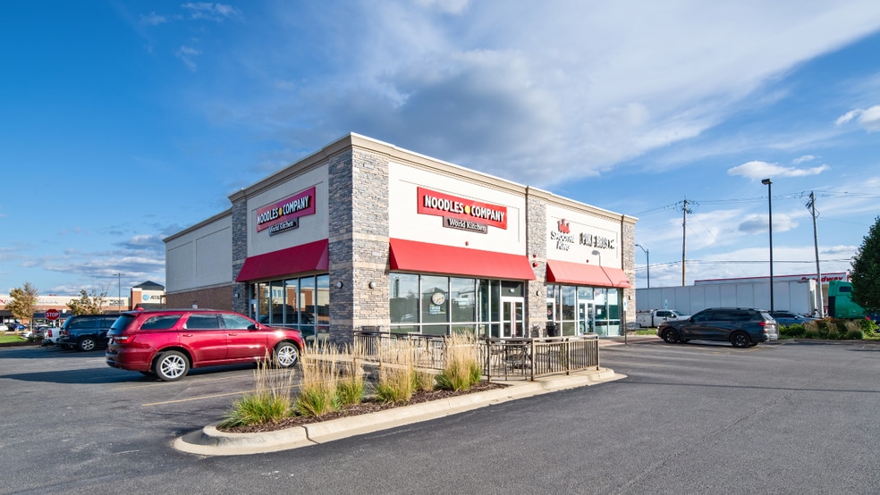 More Photos Of 972-994 Brook Forest Ave, Shorewood Storefront For Lease