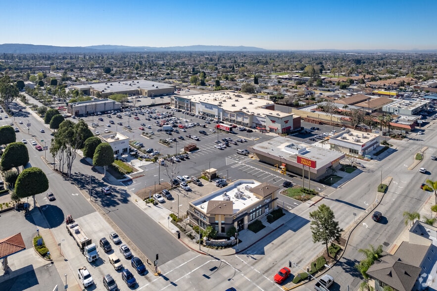 More Photos Of 600 W Route 66, Glendora General Retail For Lease