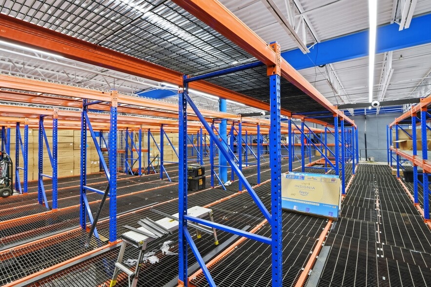 More Photos Of 610 Ryan Ave, Westville Warehouse For Lease