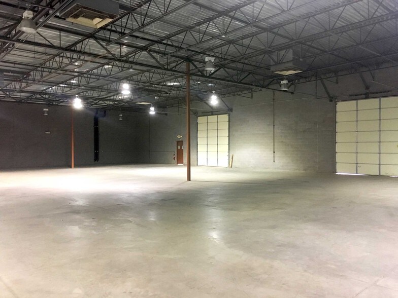 More Photos Of 264 S Hamilton Pl, Gilbert Warehouse For Lease