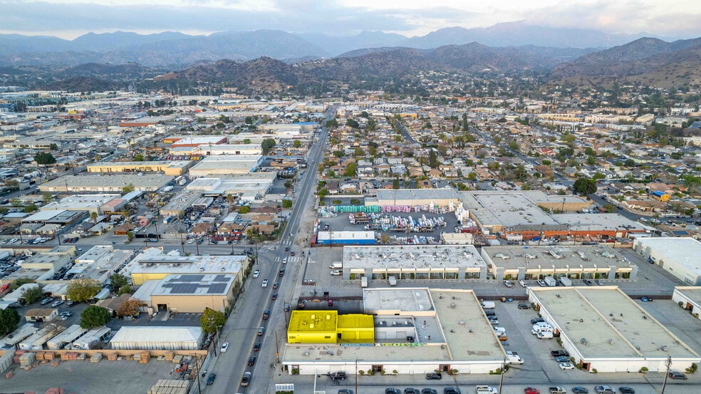 More Photos Of 11170-11172 Penrose St, Sun Valley Warehouse For Lease