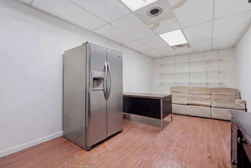 More Photos Of 915 Middle Rd S, Leesburg Industrial For Sale