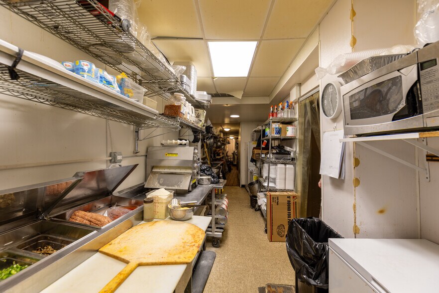 More Photos Of 7815 Ogden Ave, Lyons Restaurant For Sale