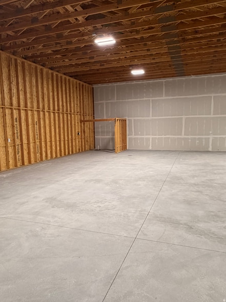 More Photos Of 1403 W 4500 S, Hurricane Airplane Hangar For Sale