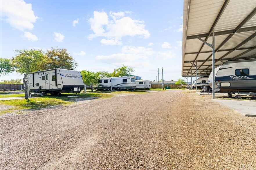 Primary Photo Of 115 Byers Dr, Port O Connor Trailer Camper Park For Sale