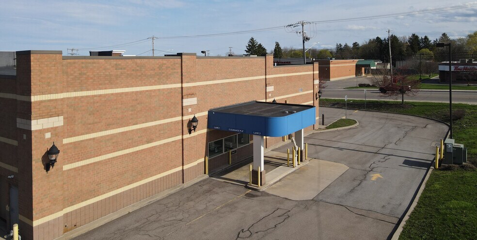 More Photos Of 420 Hamilton St, Geneva Drugstore For Lease
