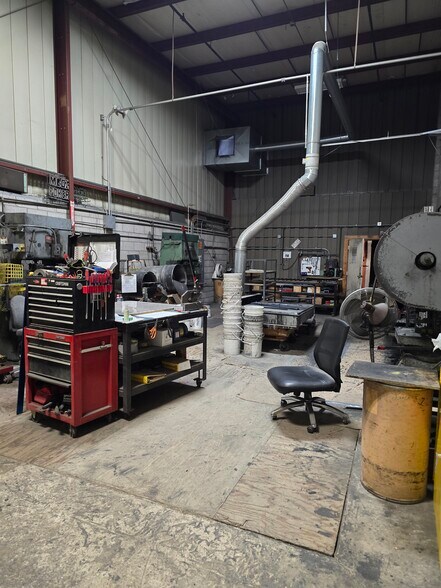 More Photos Of 1412 Deleglise St, Antigo Manufacturing For Sale