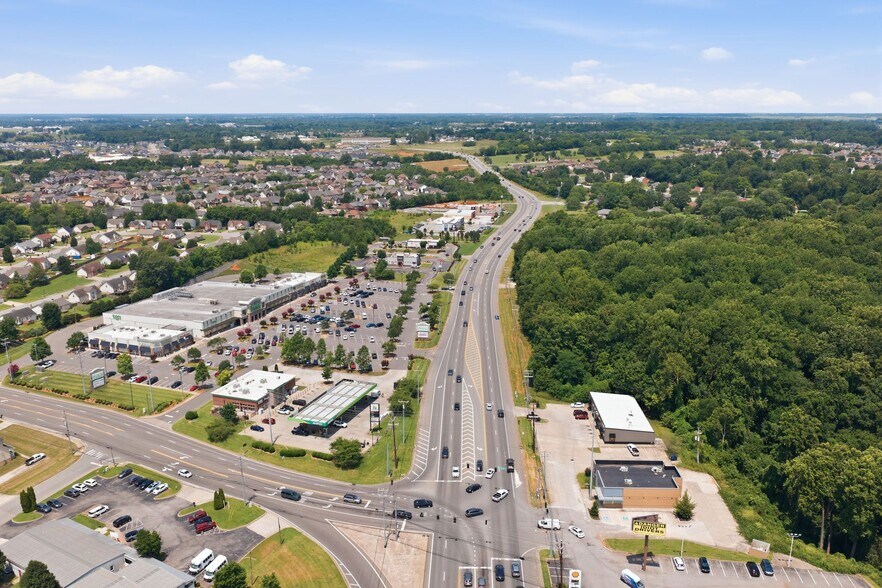 More Photos Of 1469 Tiny Town Rd, Clarksville Freestanding For Lease
