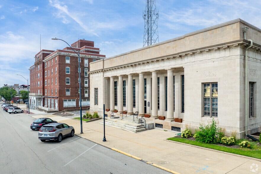 Primary Photo Of 241 Marquette St, LaSalle Office For Sale