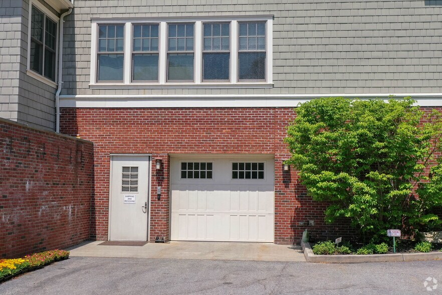 More Photos Of 21 Bennetts Rd, East Setauket Telecom Hotel Data Hosting For Lease