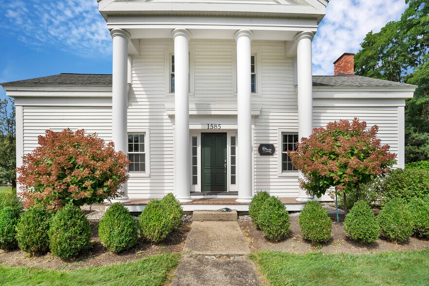 More Photos Of 1585 Rt-146, Rexford Office For Sale