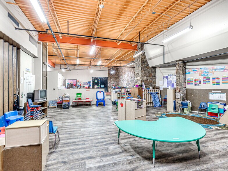 More Photos Of 6009 NW Expressway St, Oklahoma City Specialty For Sale