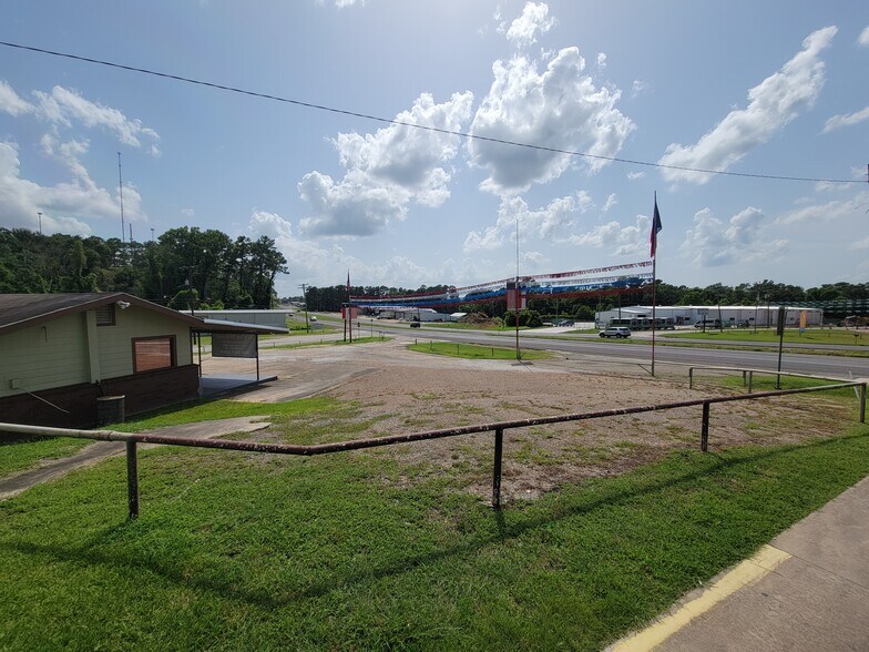 More Photos Of 145 Pan American Dr, Livingston Auto Dealership For Lease