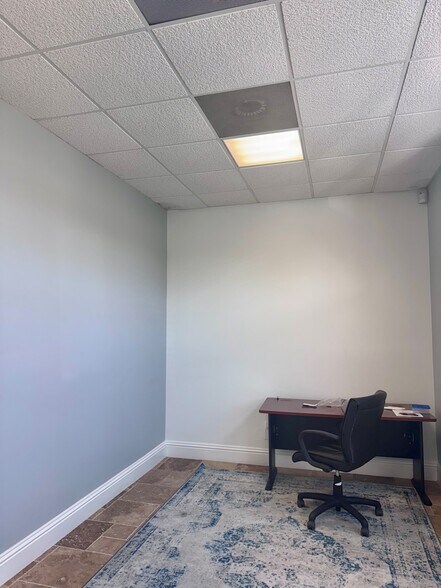 More Photos Of 1989 Trade Center Way, Naples Warehouse For Lease