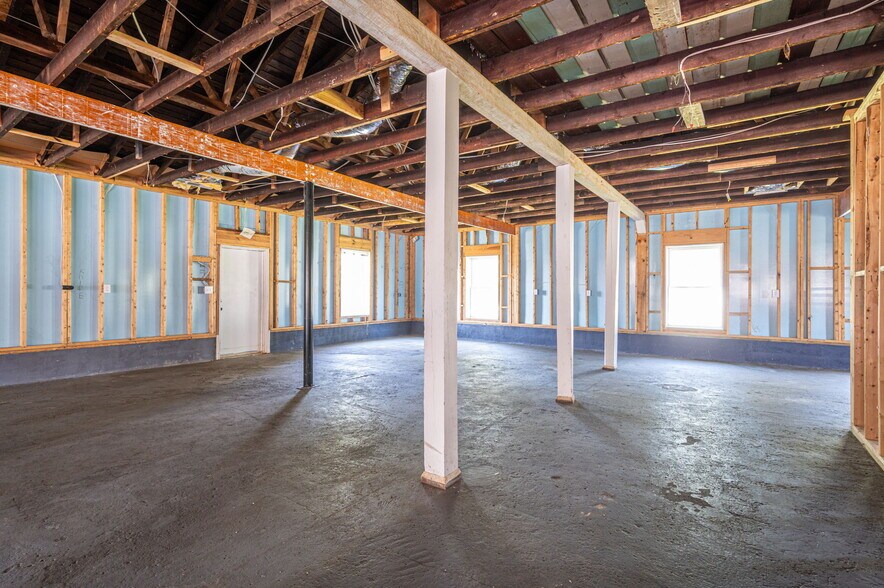 More Photos Of 2303 E Main St, Lincolnton Office For Sale